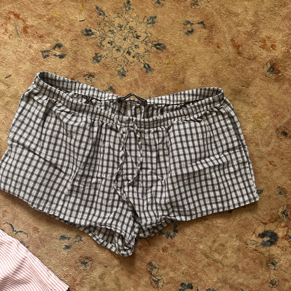 Brandy Melville High Waist Black and White Shorts